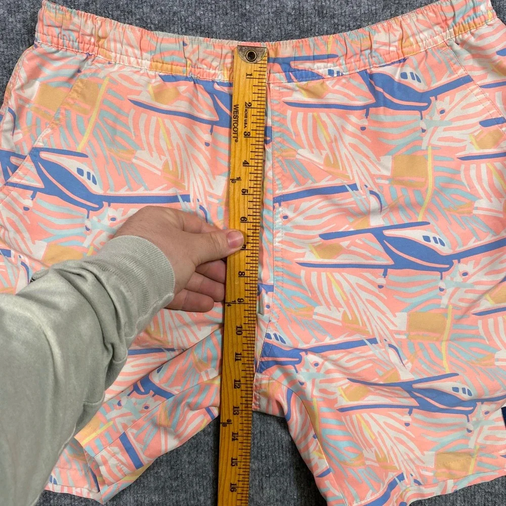 Vineyard Vines Men's Shorts Size S Palm Tree Helicopter‎ Print Elastic Waist